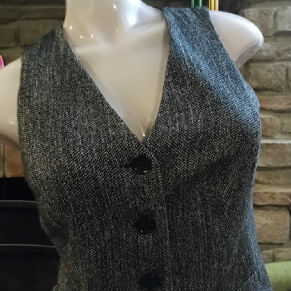 Vest with lace back